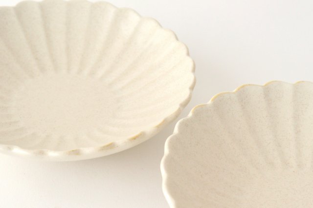 Small Chrysanthemum-shaped Plate Matte White | Mino Ware