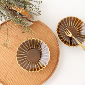 Small Chrysanthemum-shaped Plate Brown | Mino Ware