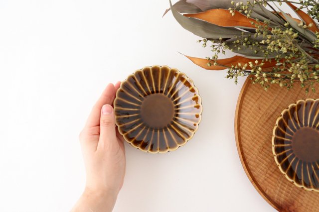 Small Chrysanthemum-shaped Plate Brown | Mino Ware