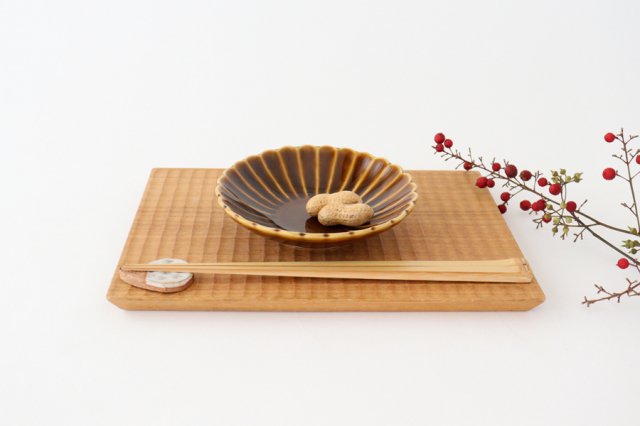 Small Chrysanthemum-shaped Plate Brown | Mino Ware