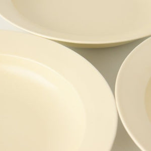 [Mizuki x Uchiru collaboration] 21cm rim deep plate yellow porcelain Hasami ware