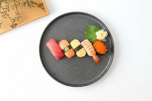 Round Plate Matte Black 24㎝/9.4in | Shigaraki Ware