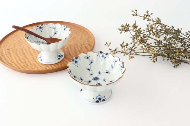 [Uchiru special order] Dessert cup with vine arabesque blue porcelain dyed Arita ware