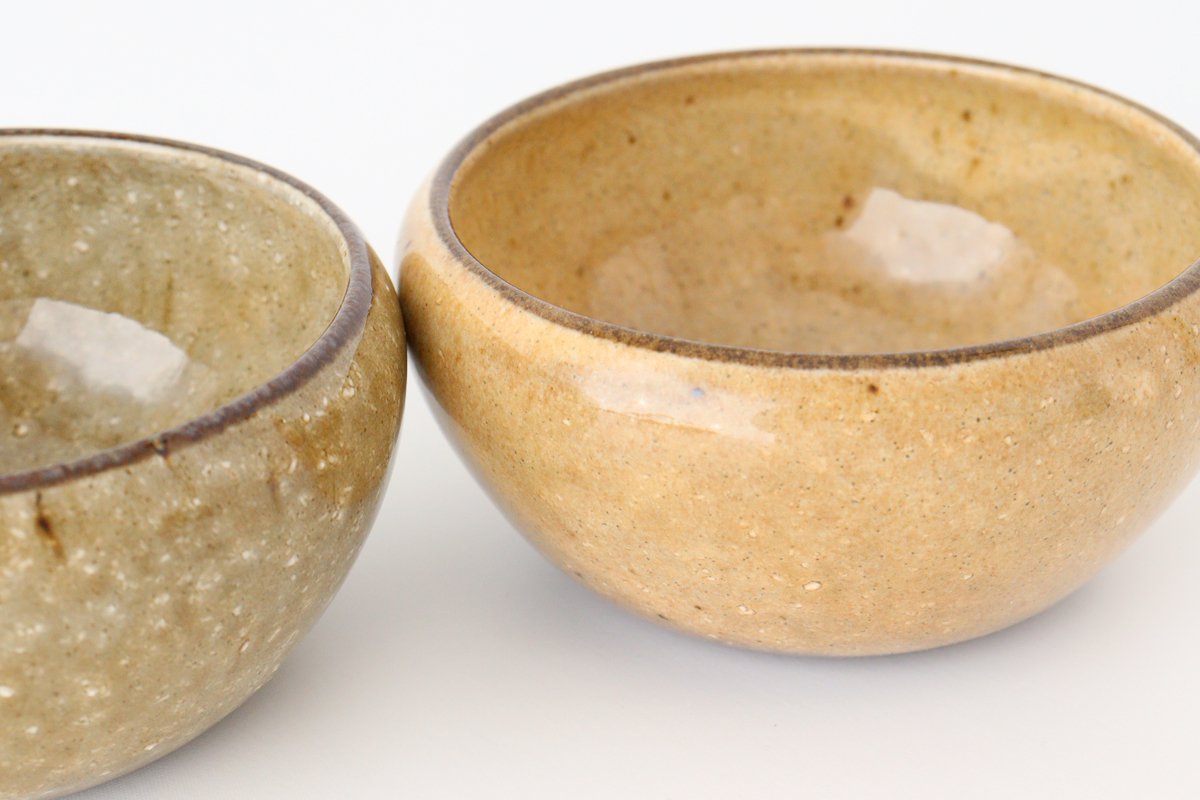 Small round bowl, orange glaze, pottery, Mino ware