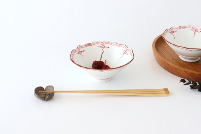 Small bellflower bowl, dyed, red porcelain, Fuchiasobi, Hasami ware