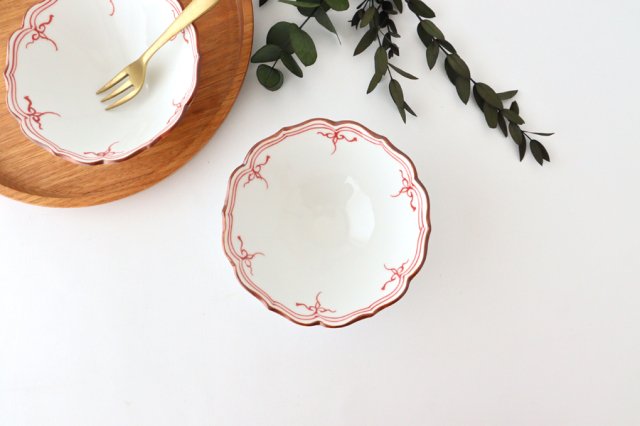 Small bellflower bowl, dyed, red porcelain, Fuchiasobi, Hasami ware