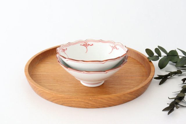 Small bellflower bowl, dyed, red porcelain, Fuchiasobi, Hasami ware