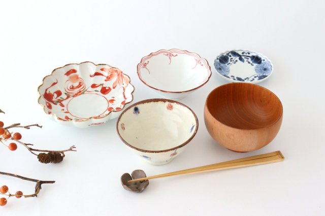 Small bellflower bowl, dyed, red porcelain, Fuchiasobi, Hasami ware