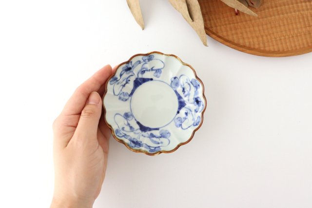 Small chrysanthemum bowl, dyed fuchisabi grass, Koyo kiln, porcelain, Arita ware