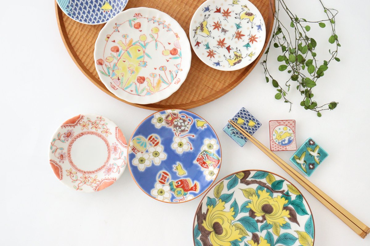 Auspicious small plate, full of cherry blossom treasures, porcelain, Seikou kiln, Kutani ware