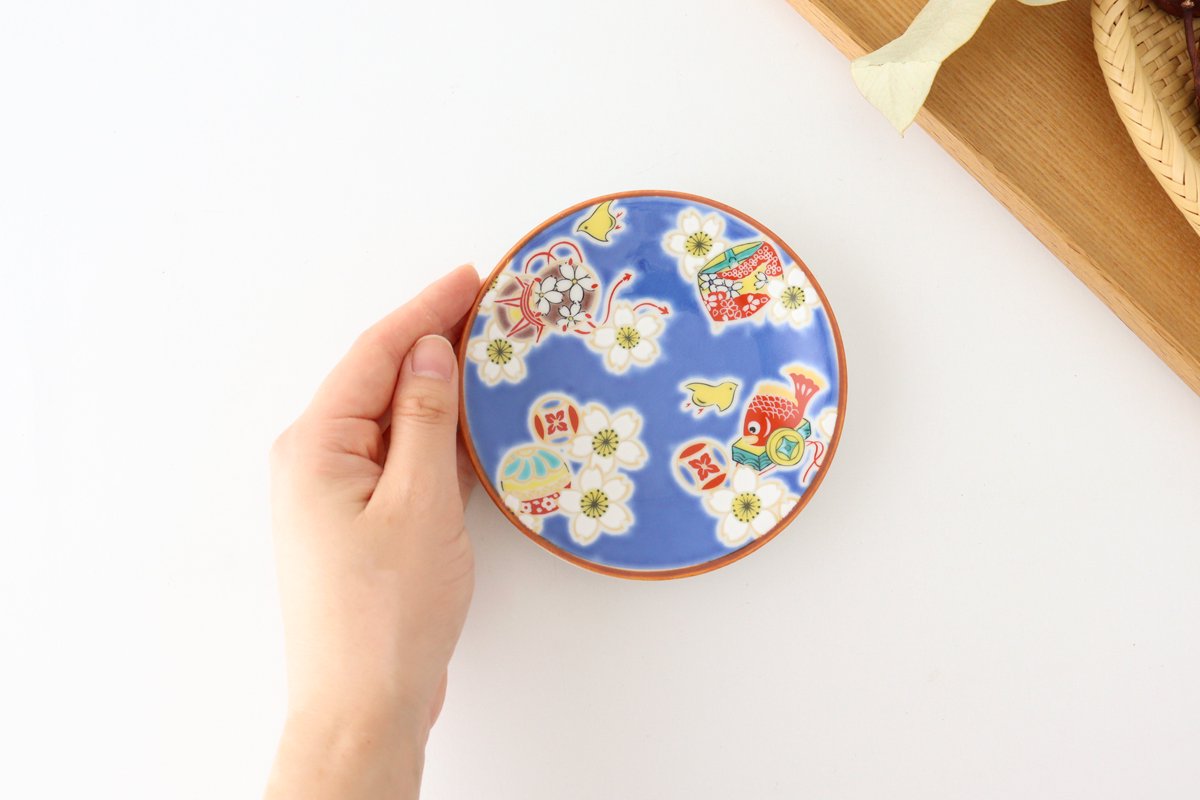 Auspicious small plate, full of cherry blossom treasures, porcelain, Seikou kiln, Kutani ware