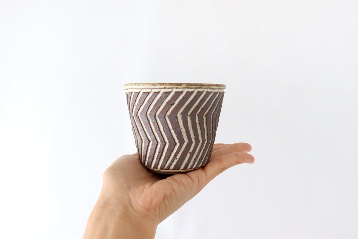 Free cup jagged pottery tomaru Shigaraki ware