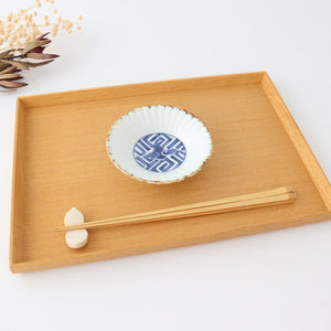 Chrysanthemum carving small plate Cloud pattern porcelain Rinkurou kiln Hasami ware
