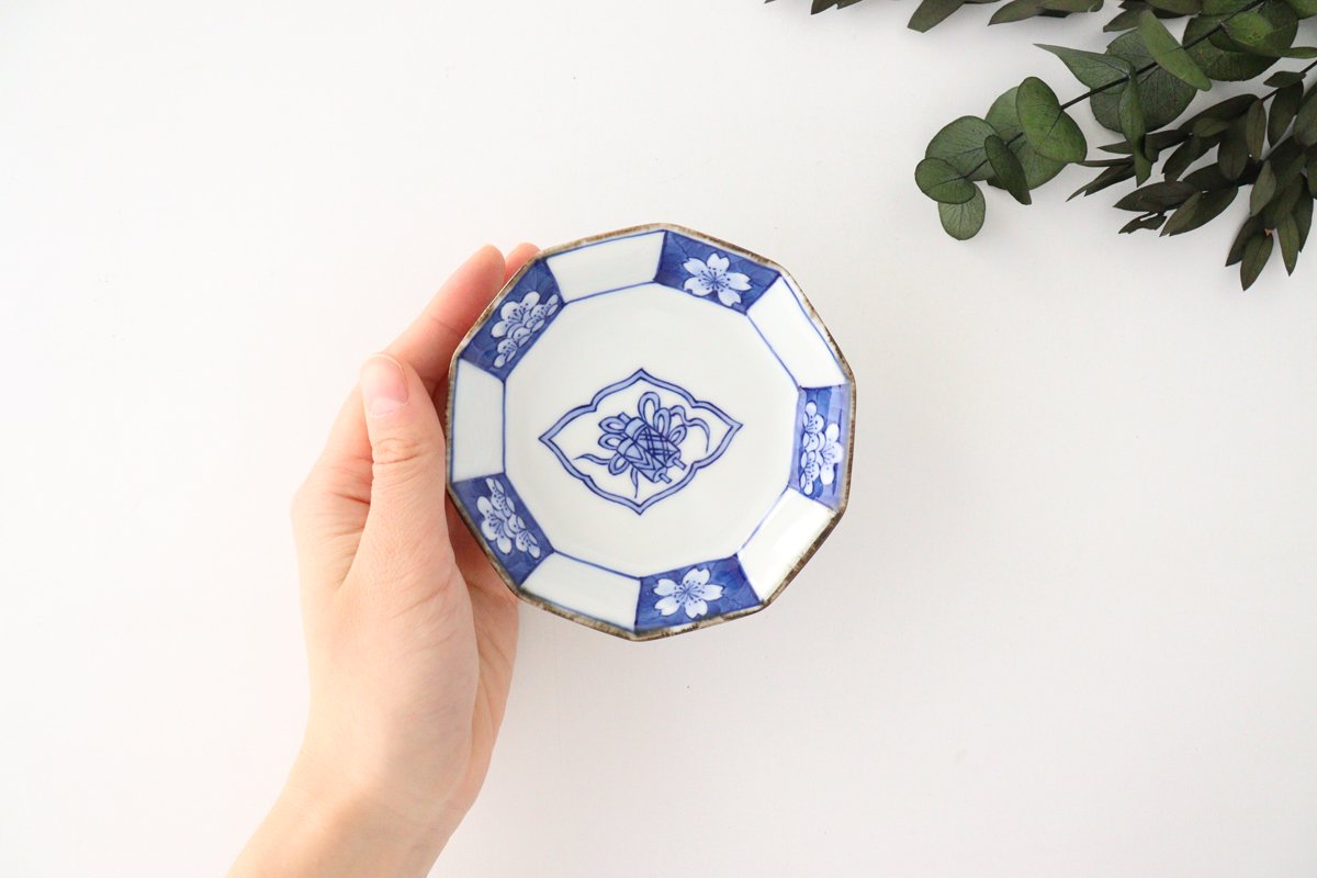 Decagonal small plate, scroll painting, porcelain, Rinkurou kiln, Hasami ware