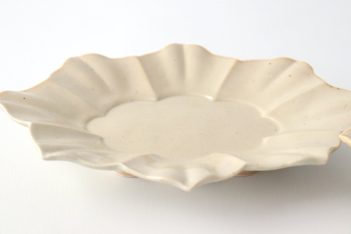 White porcelain oval flower-shaped plate Pottery Yuya Ishida