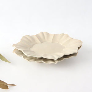 White porcelain oval flower-shaped plate Pottery Yuya Ishida