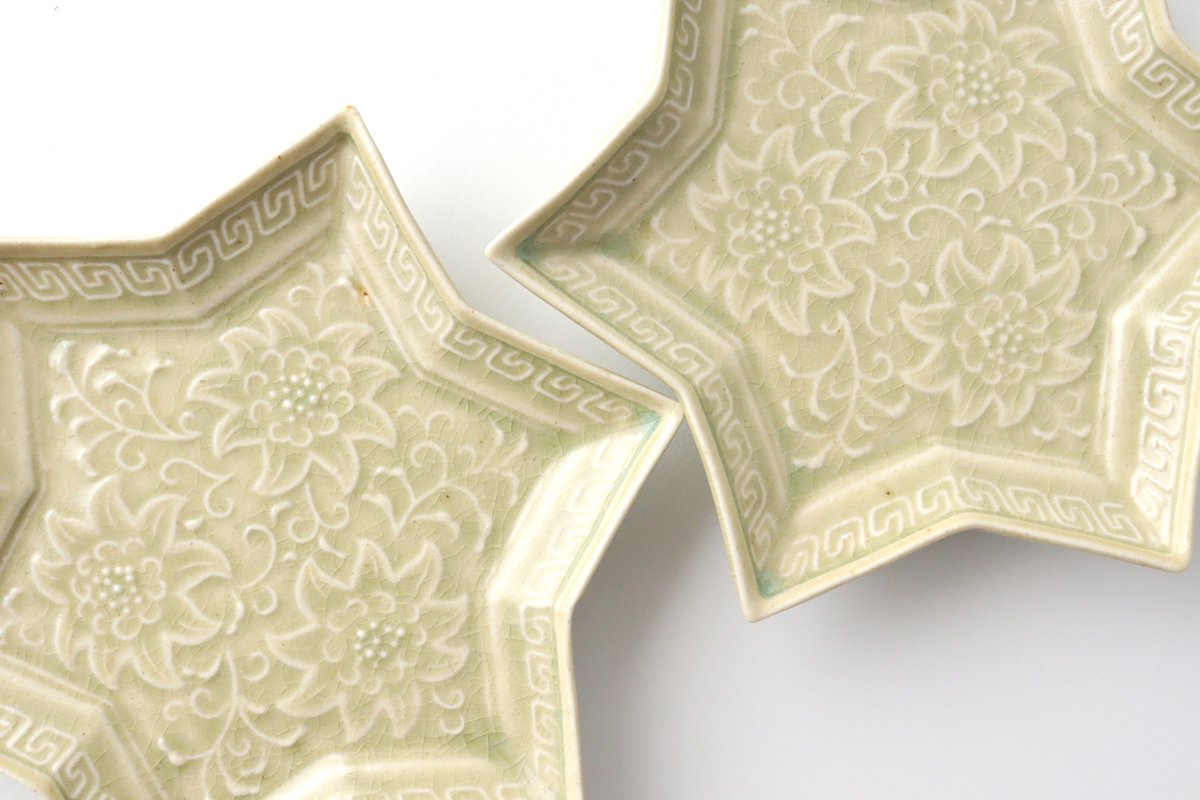 Celadon star-shaped plate pottery Yuya Ishida