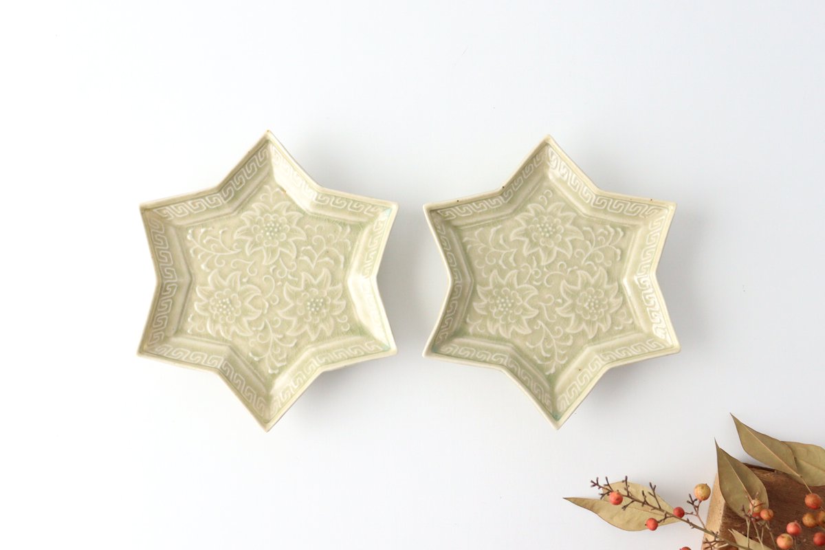 Celadon star-shaped plate pottery Yuya Ishida