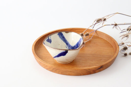 Small triangular bowl, Annan Raku painting, Goss pottery, Minami kiln, Mino ware