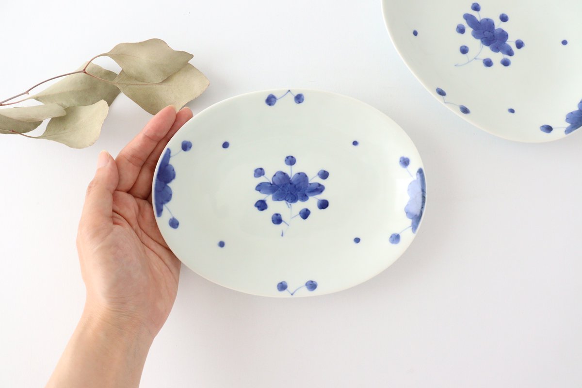 Oval plate, medium porcelain, peonies, Arita ware