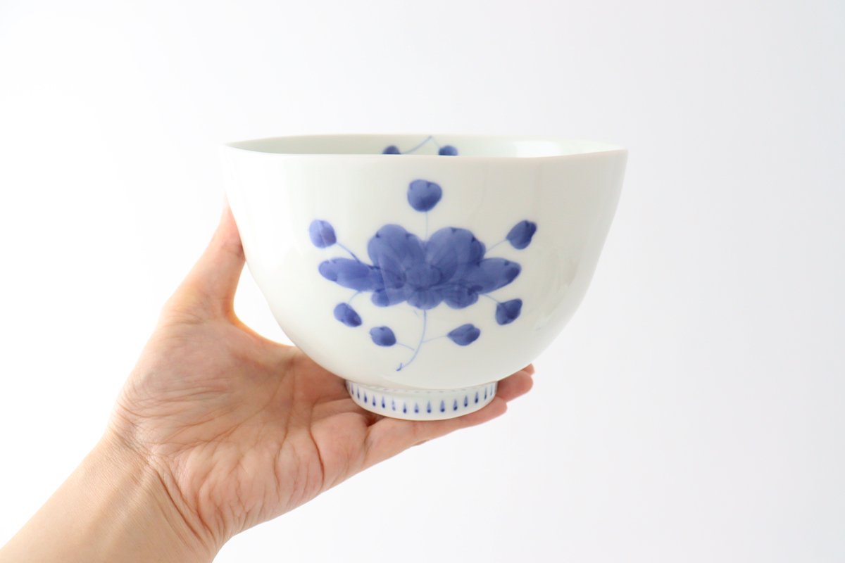 Round noodle bowl, porcelain, peonies, Arita ware