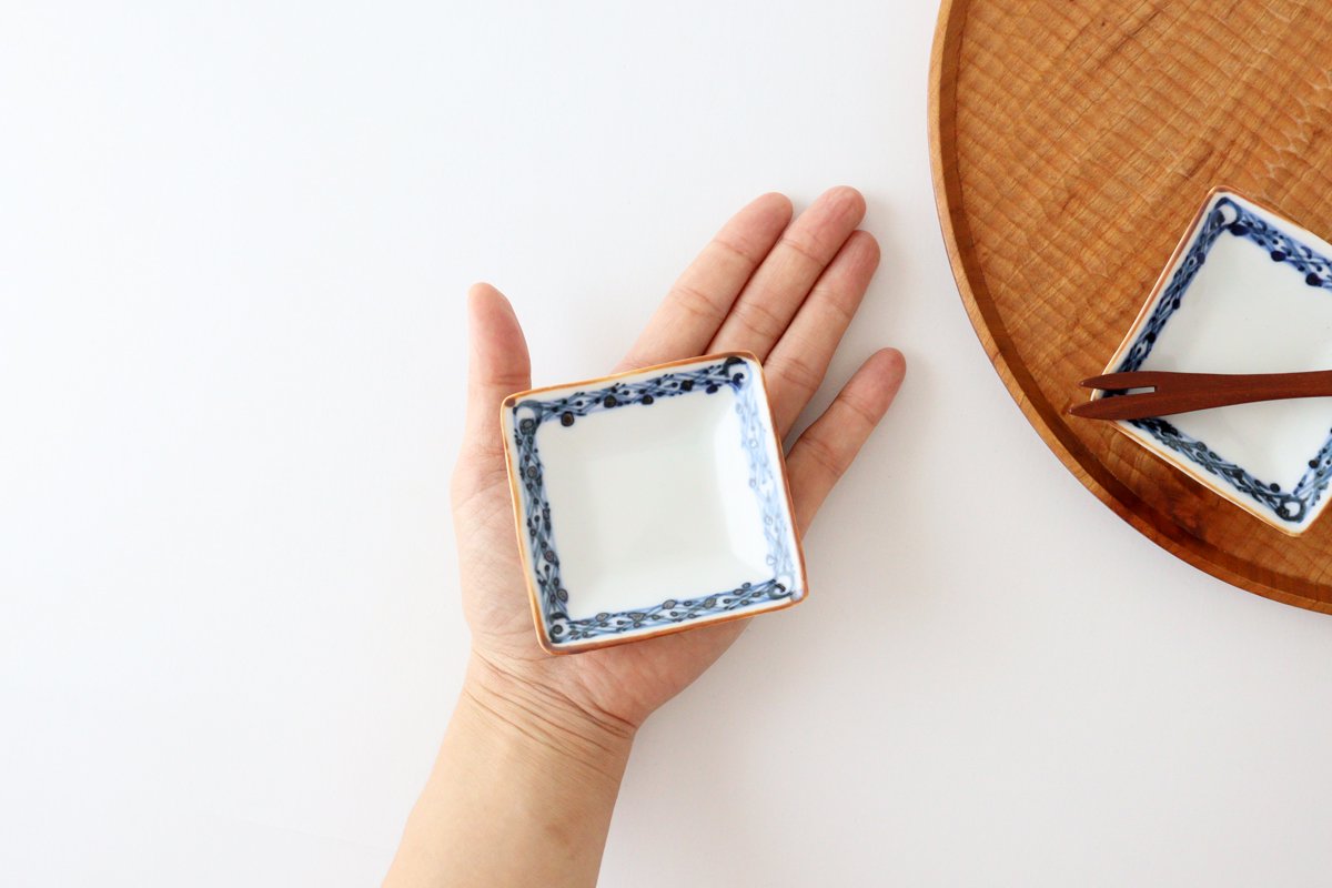 Corner bean plate, Fuchiji pattern, porcelain, Arita ware