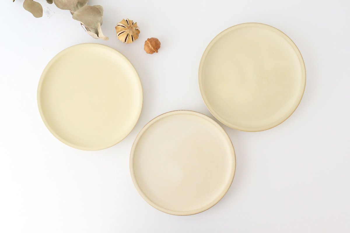 Round plate 21cm ivory pottery Sucre Hasami ware