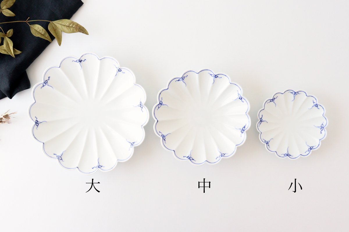 Chrysanthemum pattern plate large blue porcelain Fuchiasobi Hasami ware