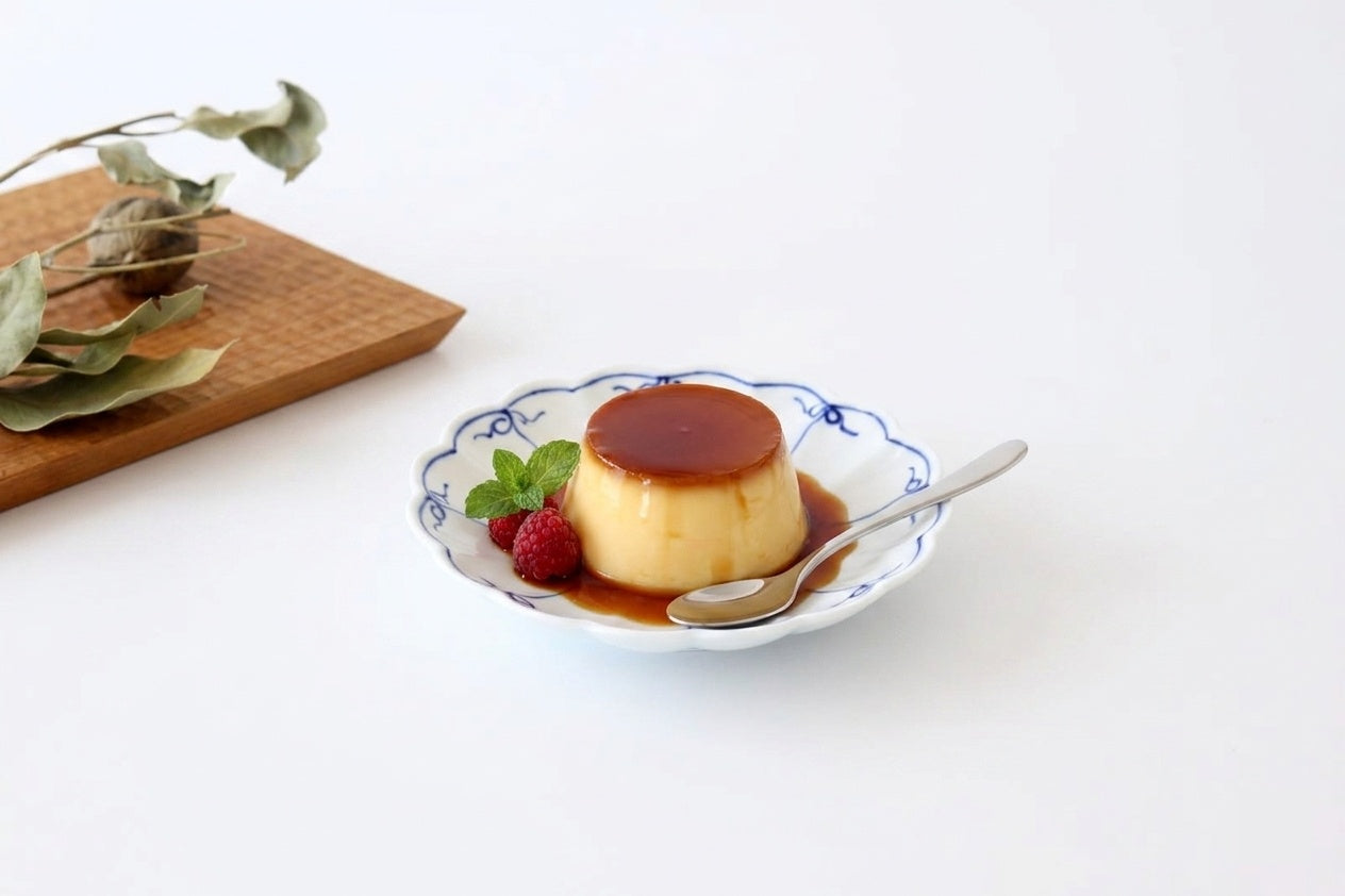 Chrysanthemum-shaped Blue Small Rim Plate S | Hasami Ware