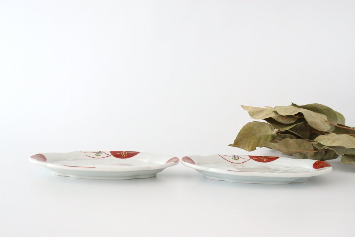 Mukuro plate, red camellia, porcelain, Kurochin kiln, Mino ware