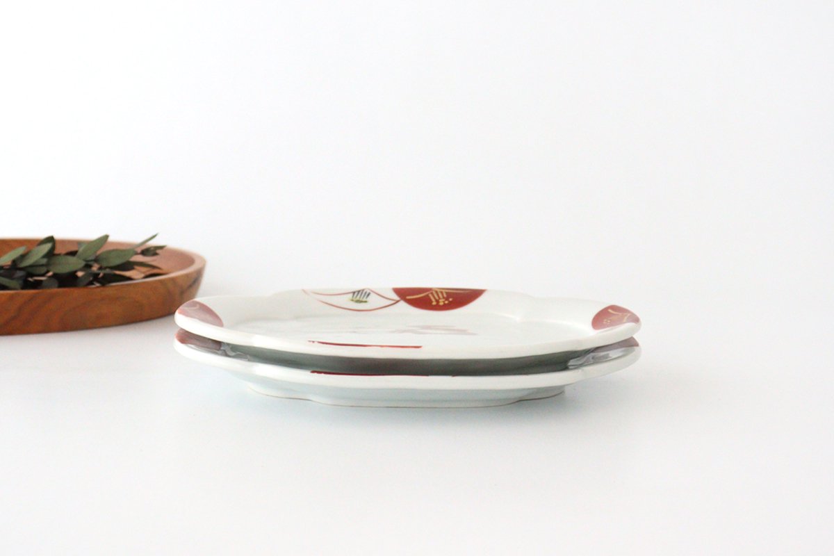 Mukuro plate, red camellia, porcelain, Kurochin kiln, Mino ware