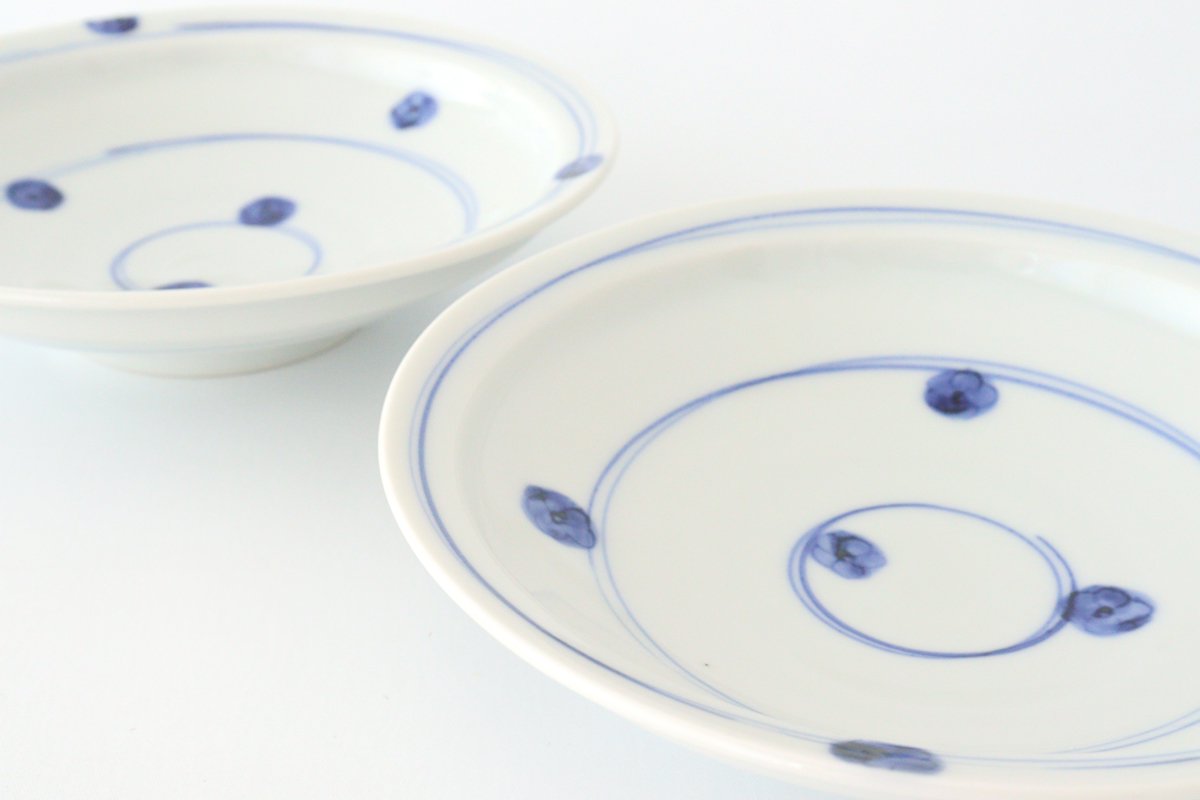 Japanese plate, dyed flower pattern, porcelain, Kurochin kiln, Mino ware