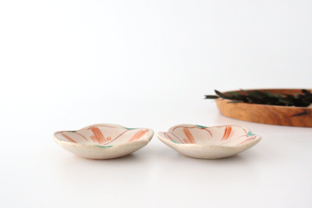 Small plate Iroe Hanasaki Pottery Kurochin kiln Mino ware