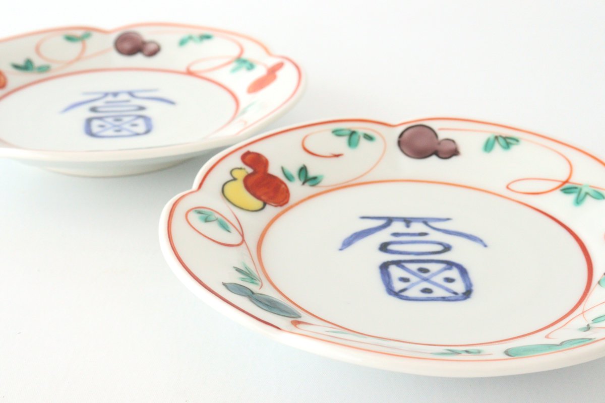 Plate with Fukuji red picture gourd pattern Porcelain Kurochin kiln Mino ware