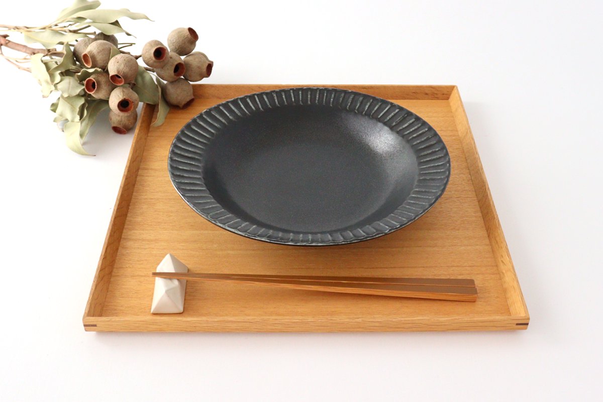 Round plate 22.5cm/5.9in Black porcelain Kikuhana Mino ware