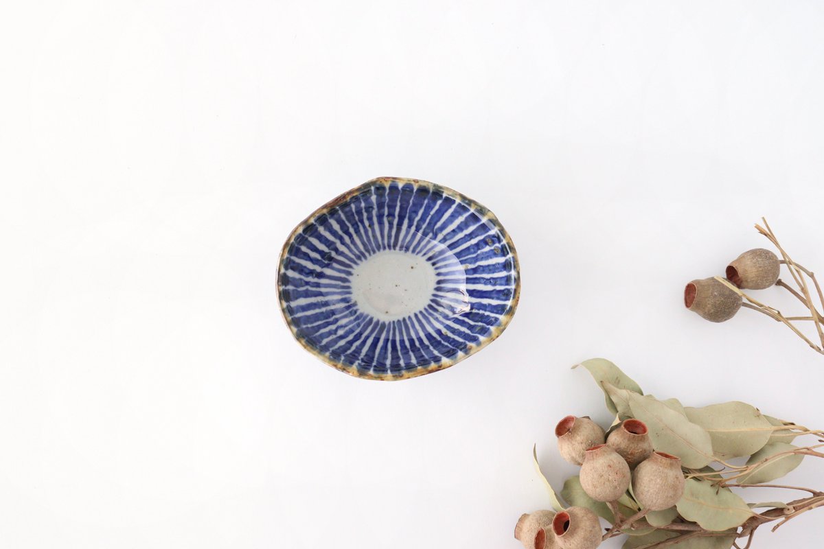 Oval small porcelain, dyed jukusa, Hasami ware