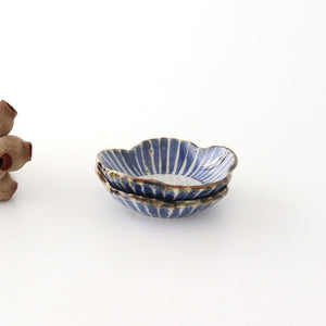 Plum-shaped small plate, porcelain, dyed jukusa, Hasami ware