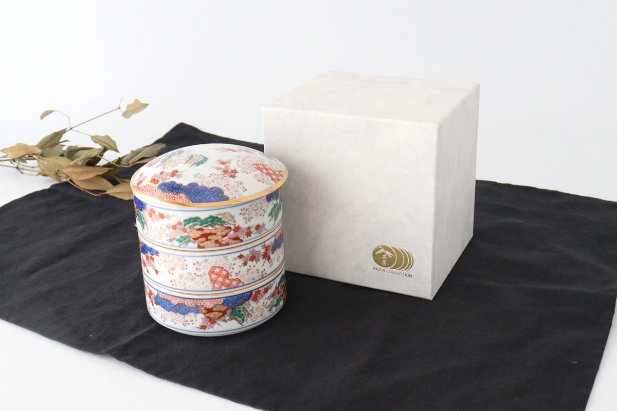 Three-tier heavy spring and autumn pattern porcelain Arita ware