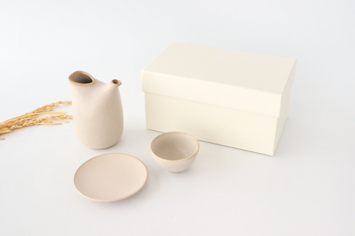 3-piece sake set, rice white porcelain, Mino ware