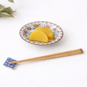 Small Round Plate Plum and Chrysanthemum Pattern | Arita Ware
