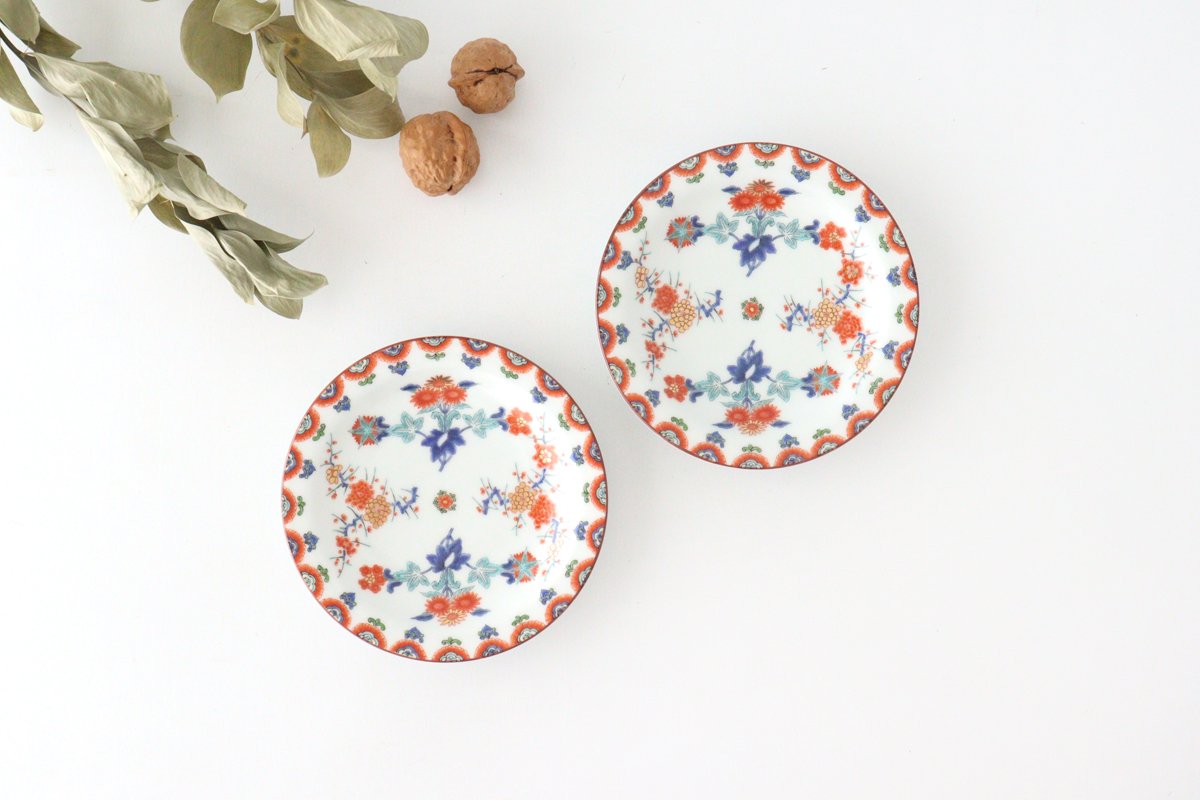 Small Round Plate Plum and Chrysanthemum Pattern | Arita Ware