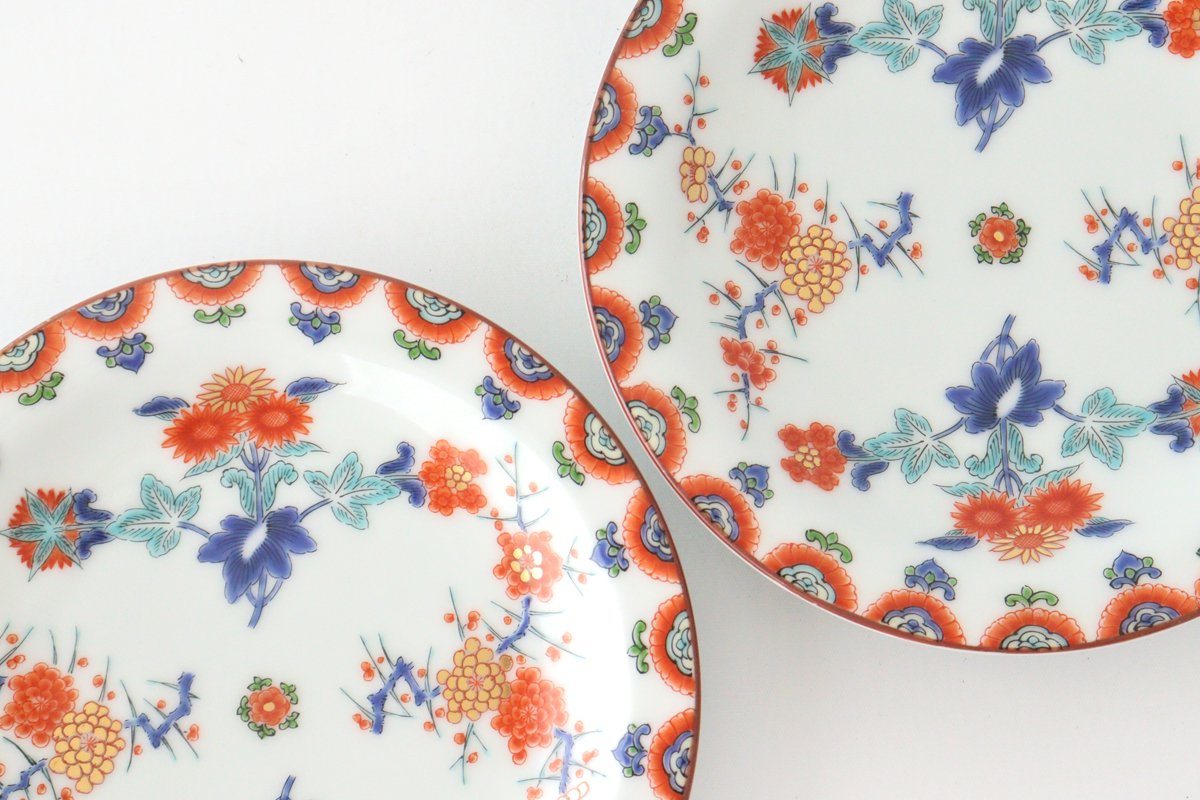 Small Round Plate Plum and Chrysanthemum Pattern | Arita Ware