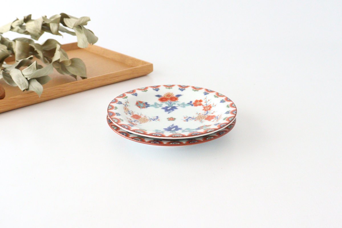 Small Round Plate Plum and Chrysanthemum Pattern | Arita Ware