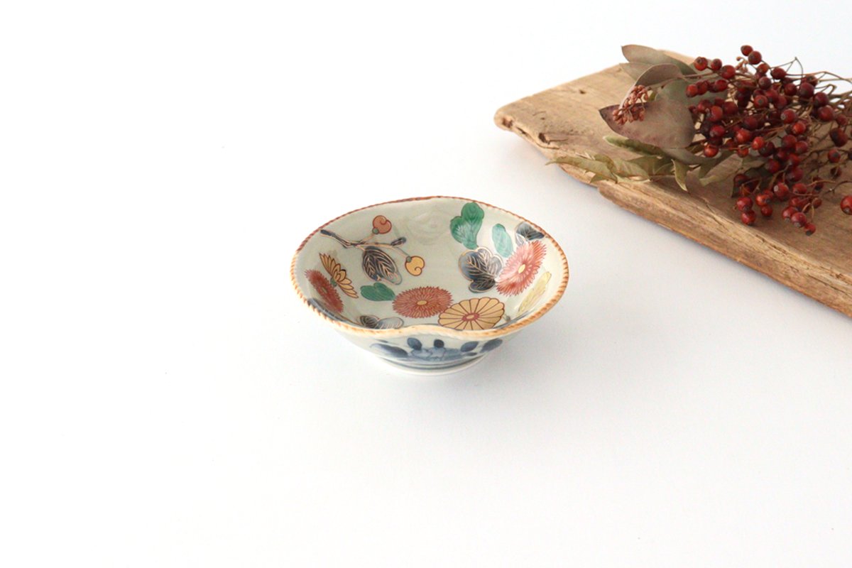 Rinkurou Kiln Small Bowl Old Imari Chrysanthemum Pattern | Kobachi Hasami Ware