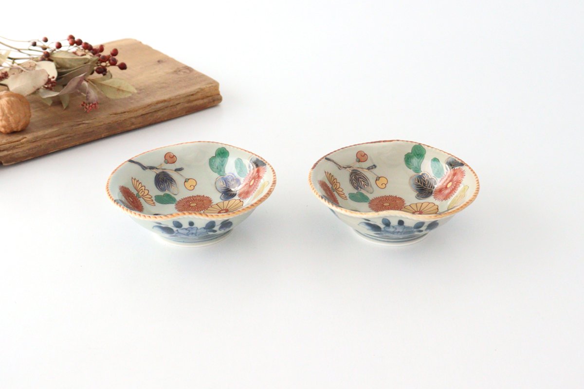 Rinkurou Kiln Small Bowl Old Imari Chrysanthemum Pattern | Kobachi Hasami Ware