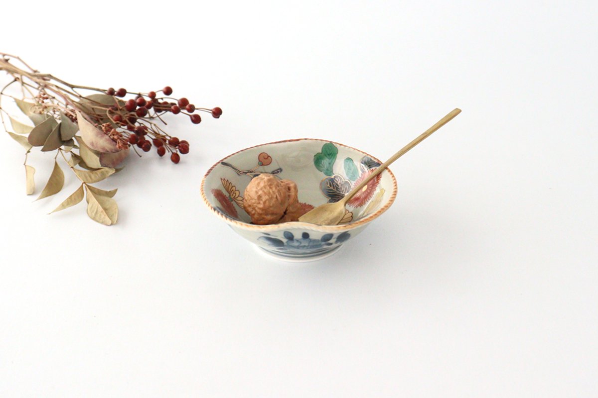 Rinkurou Kiln Small Bowl Old Imari Chrysanthemum Pattern | Kobachi Hasami Ware