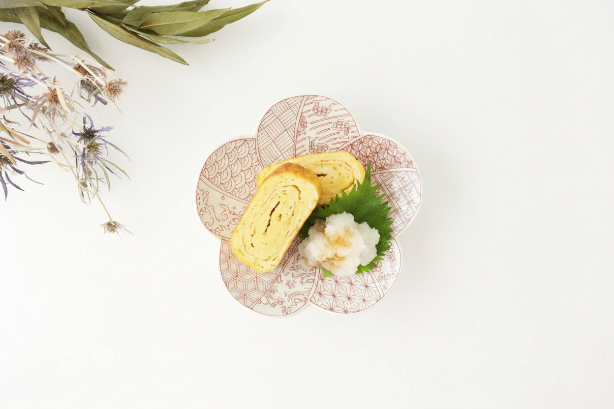 Plum-shaped Plate Auspicious Pattern 15cm/6in | Arita Ware