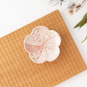 Plum-shaped Small Plate Auspicious Pattern | Arita Ware