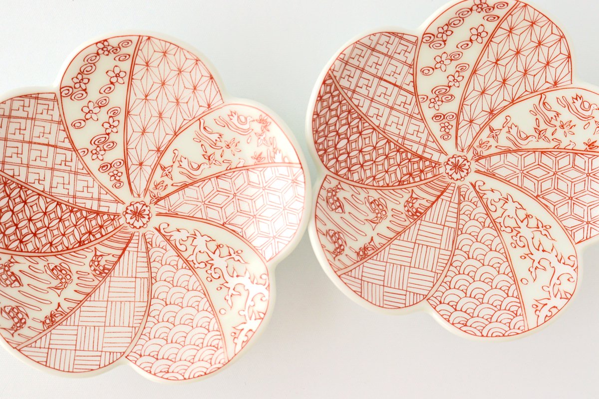 Plum-shaped Small Plate Auspicious Pattern | Arita Ware