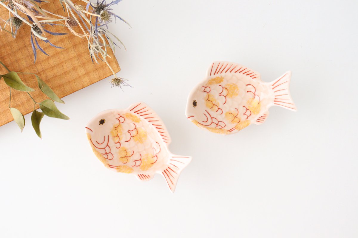 Sea bream-shaped Small Plate Pink and Gold｜Arita Ware